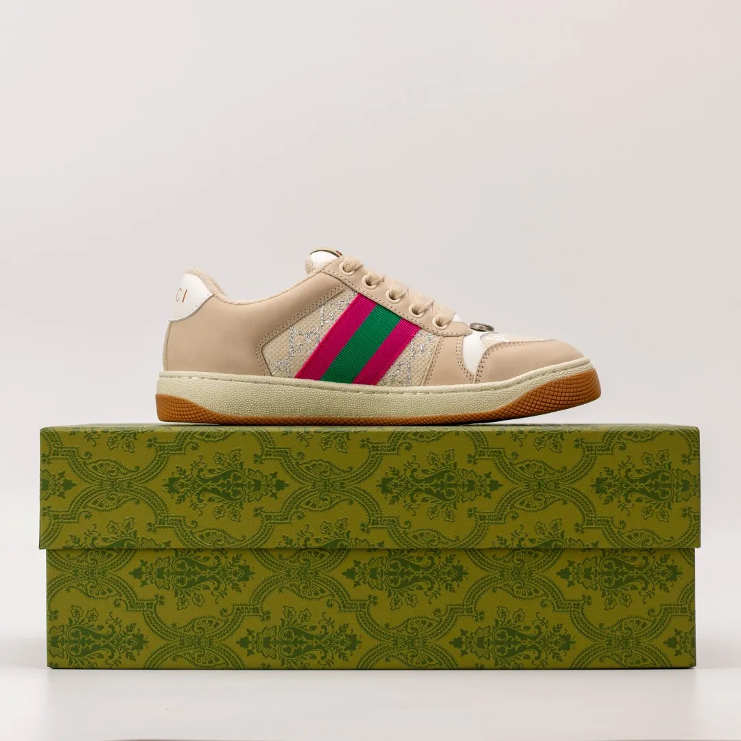Ex-factory price 620 [Higher version] GUCCI casual sports distressed small dirty shoes, polished cowhide fabric, hand-made distressed effect!  Original terry cloth, delicate, soft, comfortable and breathable. Privately molded steel-stamped two-color original TPU outsole (lower layer is wider, upper layer is narrower) to differentiate the wrong version of the outsole in the market. Fabric, material, outsole, detail comparison SIZE: 34-41, 38-45 regular size (women's 34, 41, men's 38, 45 customized, non-returnable and non-exchangeable) (women's colors and men's models need to be customized)